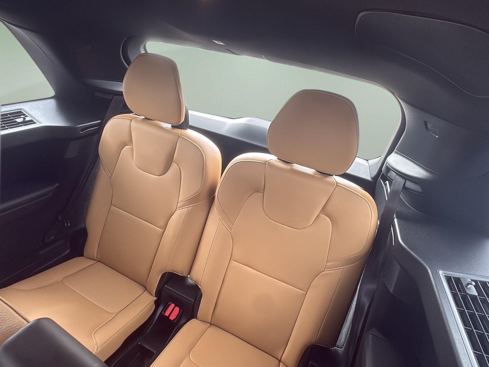 2018 Volvo XC90 T6 Momentum