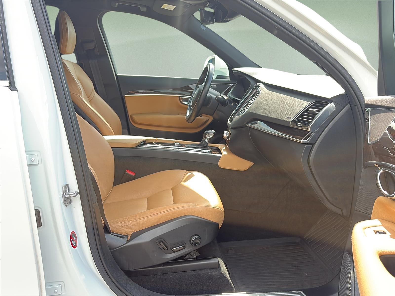2018 Volvo XC90 Momentum