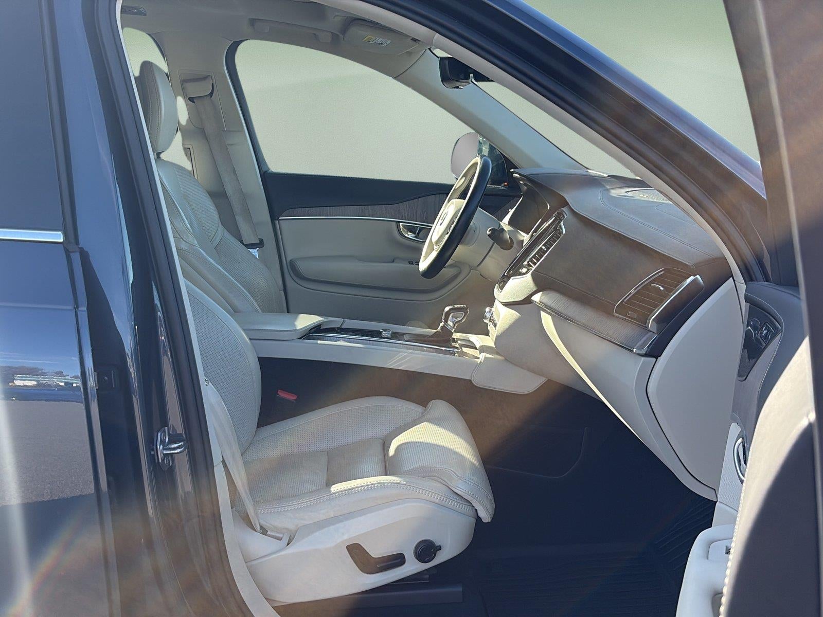 2021 Volvo XC90 T6 Inscription 7 Passenger