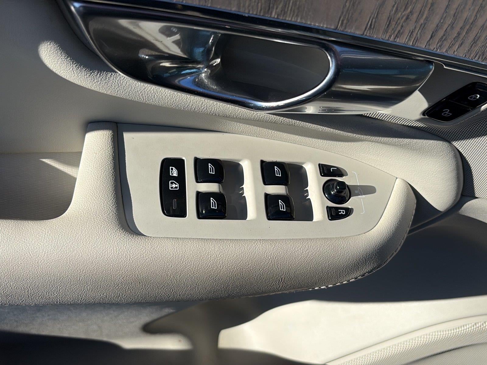 2021 Volvo XC90 T6 Inscription 7 Passenger