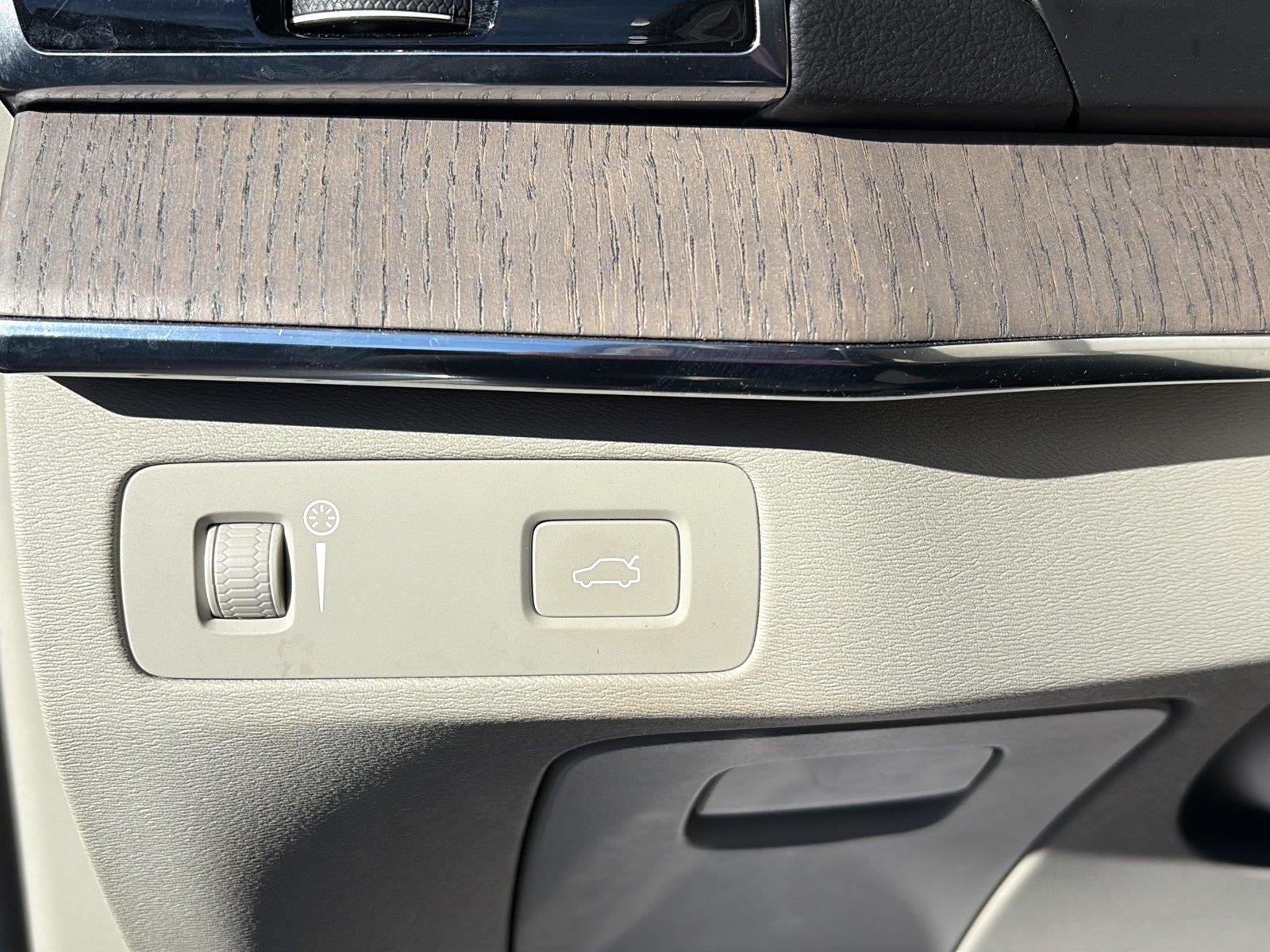 2021 Volvo XC90 T6 Inscription 7 Passenger