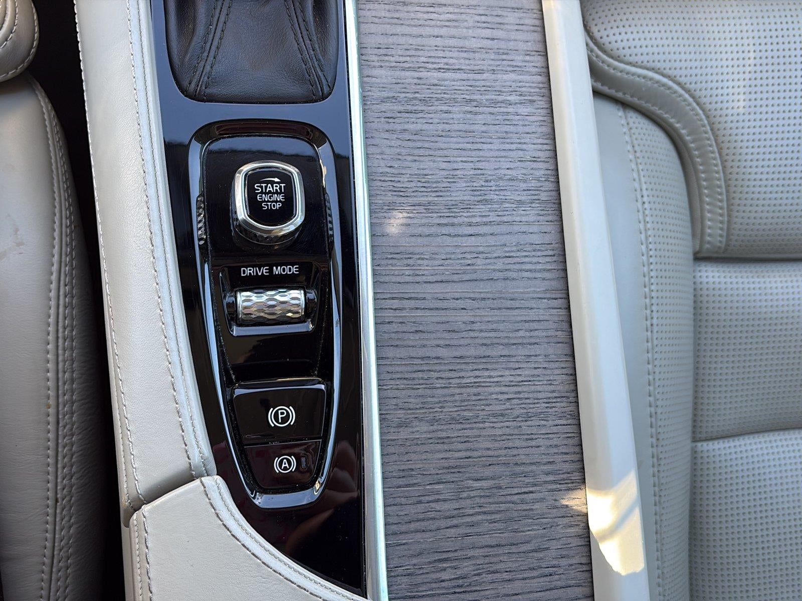 2021 Volvo XC90 T6 Inscription 7 Passenger